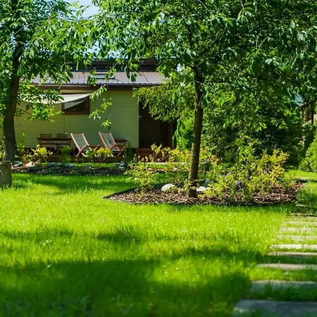 Letniskowy Nad Jeziorem Lodge *