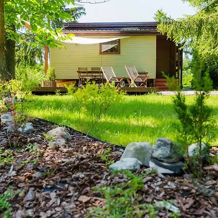 Letniskowy Nad Jeziorem Деревянный коттедж