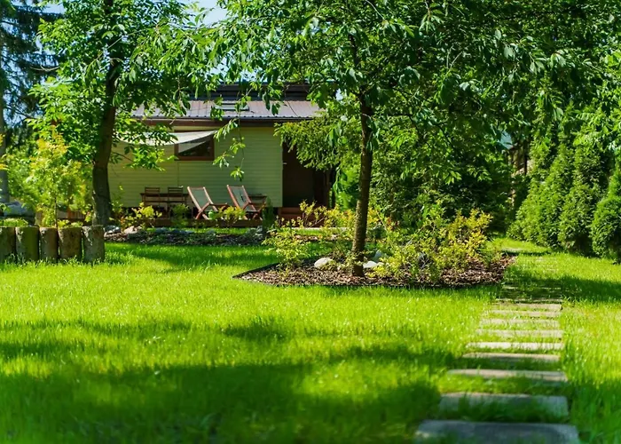 Letniskowy Nad Jeziorem Lodge *